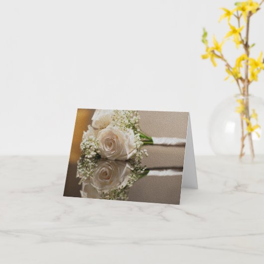 Cartes vierges de note de roses blancs (Fleur jaune)