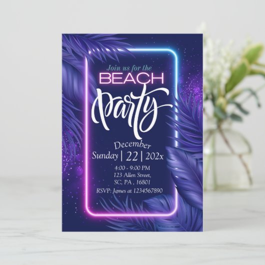 CARTON NÉON VIOLET BRILLE DANS LE NOIR INVITATION (Debout devant)