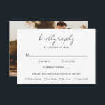 Cartons Réponse Aimee Rustic Script Mariage moderne<br><div class="desc">Carte RSVP de mariage moderne avec un design simple avec "réponse gentille" dans un style rustique typographie script avec l'option pour les invités à choisir leur repas. Le dos a votre photo préférée. Cette carte de réponse élégante avec un agencement minimaliste est idéale pour tout style de mariage.</div>