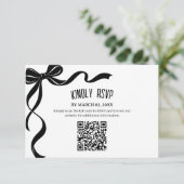 Cartons Réponse Black Bow Wedding QR code Response Insert (Debout devant)
