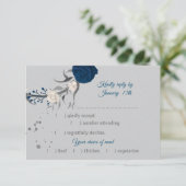 Cartons Réponse bleu marine et fleurs blanches choix de repas bota (Debout devant)