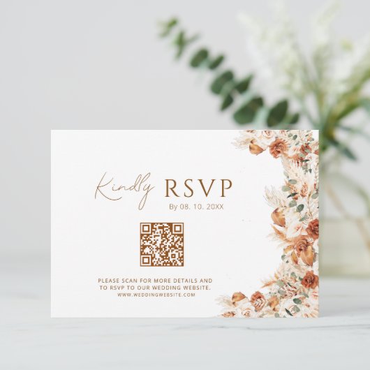 Cartons Réponse Boho Chic Elegant Script Wedding Website QR Code (Debout devant)
