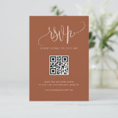 Cartons Réponse Boho Terracotta Moderne Calligraphie Mariage QR Co (Debout devant)