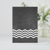 Cartons Réponse Chevron Chalkboard RSVP. (Debout devant)