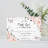 Cartons Réponse Chic Blush Floral Silver QUINCEAÑERA Papillons (Debout devant)