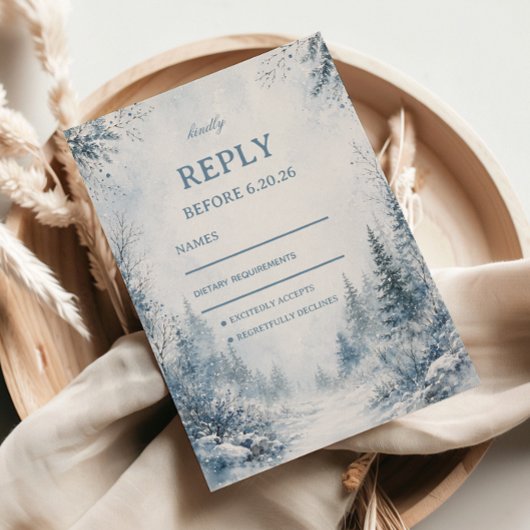 Cartons Réponse Chute de neige brumeuse le long du bleu