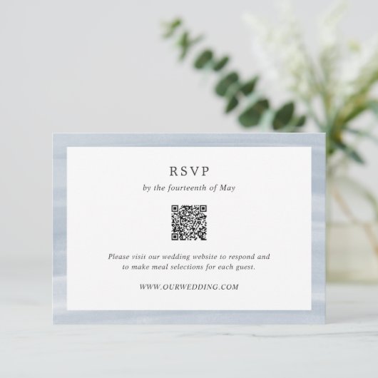 Cartons Réponse Coastal Chic Muted Bleu QR Code élégant Mariage (Debout devant)