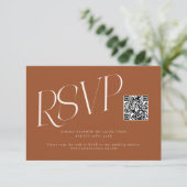 Cartons Réponse Code QR de mariage à typographie moderne en terre (Debout devant)