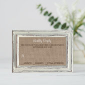 Cartons Réponse Collection de Mariages Rustic White Frame & Burlap (Debout devant)