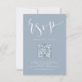 Cartons Réponse Dusty Blue Modern Script simple mariage code QR (Devant)