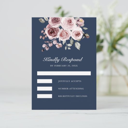 Cartons Réponse Dusty Pink Roses Navy Blue Wedding (Debout devant)