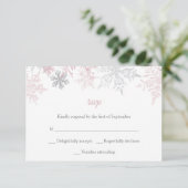 Cartons Réponse Dusty Pink & Silver Snowflakes Mariage hivernal (Debout devant)
