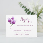 Cartons Réponse Floral Violet Calla Lily Monogramme Repas Mariage (Debout devant)