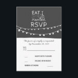 Cartons Réponse les lumières à cordes mangent boire et se marient<br><div class="desc">Cartes RSVP mariage mignonnes et décontractées "Mange Boire et sois Marié" avec une chaîne de lumières.</div>