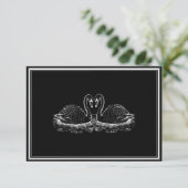 Cartons Réponse Mariage à monogramme en script classique noir et b (Debout devant)