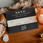 Cartons Réponse Mariage vintage Black Chalkboard<br><div class="desc">Les cartes RSVP de mariage sont dotées d'un arrière - plan de style tableau noir avec un look rustique texturé et des couleurs de craie douce blanc / ivoire, bouquet dessiné à la main de fleurs, et du texte qui peut être personnalisé pour vos besoins spécifiques. Cette version comprend la...</div>