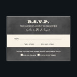 Cartons Réponse Mariage vintage Black Chalkboard<br><div class="desc">Les cartes postales RSVP de mariage sont dotées d'un arrière - plan de style tableau noir doux avec un look rustique texturé et des couleurs de craie douce blanc / ivoire, bouquet dessiné à la main de fleurs, et texte qui peut être personnalisé pour vos besoins spécifiques. Cette version comprend...</div>