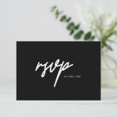 Cartons Réponse Modern Minimal Bold Black Script Graduation Party (Debout devant)