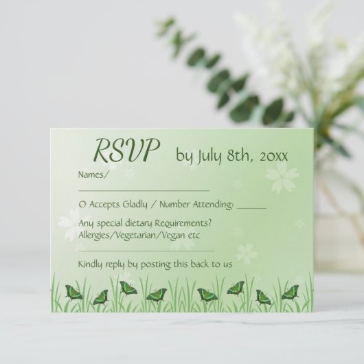 Cartons Réponse Papillon vert sur vert clair - (Debout devant)