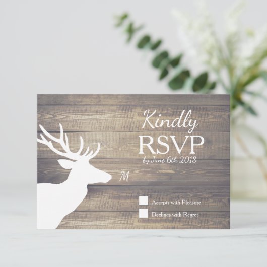 Cartons Réponse Plaques de bois de cerf blanc rustique | Mariage R (Debout devant)