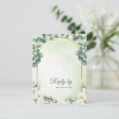 Cartons Réponse Sage Green Floral Eucalyptus Botanical Wedding (Debout devant)