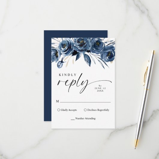 Cartons Réponse Simple Élégant Mariage Fleurs Bleu Marine Script (Devant/Arrière en situation)