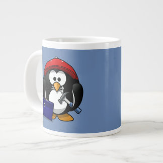 Cartoon Ambachtsman Pinguïn met Blauwe Achtergrond Grote Koffiekop