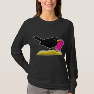 Cartoon Blackbird die een ijskap eet T-shirt