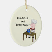 Cartoon Chef, "Chief Cook and Bottle Washer" Keramisch Ornament (Rechts)