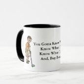 Cartoon Golfing Man Funny Motto Mok (Voorkant links)