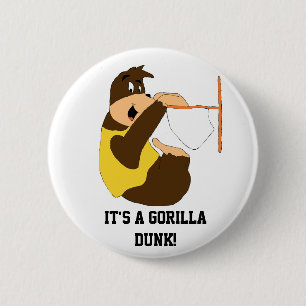 Cartoon Gorilla Slam Dunking Ronde Button 5,7 Cm