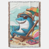 Cartoon haai op het strand deken (Voorkant Verticaal)