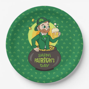 Cartoon kabouter in een gouden pot met een pint papieren bordje