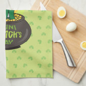 Cartoon kabouter in een gouden pot met een pint theedoek (Quarter Fold)