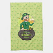 Cartoon kabouter in een gouden pot met een pint theedoek (Verticaal)