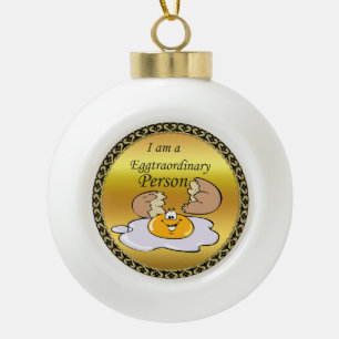 cartoon karakter gebraden ei met grote glimlach keramische bal ornament
