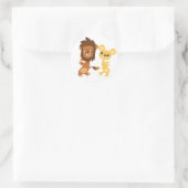 Cartoon Lion et Lioness dansant autocollant rond (Sac)