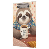 Cartoon luiaard met overdreven slaperige ogen klembord (Links)