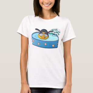 Cartoon pinguïn in pool t-shirt