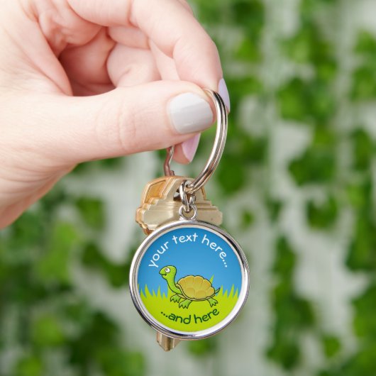 Cartoon Turtle on Grass Sleutelhanger (Hand)