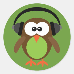 Cartoon uil met hoofdtelefoon ronde sticker