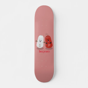 Cartoon van kawaï-luiers en paprika's skateboard