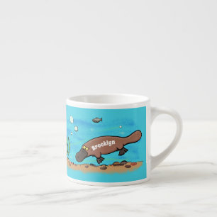 Cartoon voor het zwemmen van cute platypus espresso kop