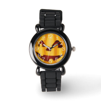 Carved pumpkin smiling Halloween design Horloge