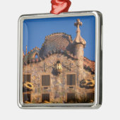 Casa Batilo, Gaudi Architecture, Barcelona, Metalen Ornament (Links)