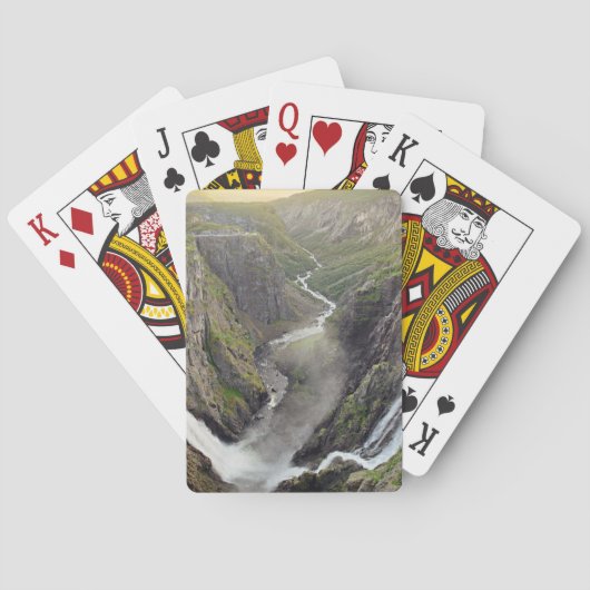 Cascade de Voringsfossen dans des cartes de jeu de (dos)