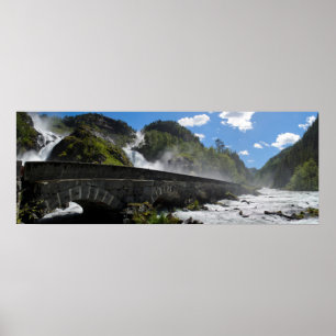 Cascade en latefossen en Norvège poster