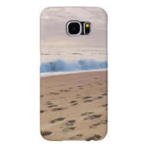 Coque : Plage avec vagues et empreintes
