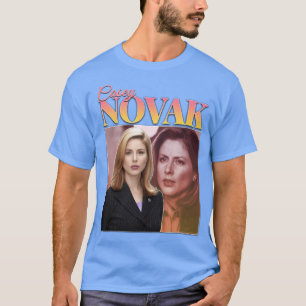 Casey Novak 90s geïnspireerd eerbetoon T-shirt