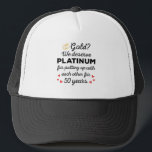Casquette 50ème anniversaire de Mariage I - Gold Funny Coupl<br><div class="desc">Design amusant, parfait pour toute personne mariée depuis 50 ans et à une cérémonie de renouvellement de voeux mariage. Il fait une belle tenue assortie pour les couples ! 'Doré? Nous méritons Platinum pour avoir supporté les uns avec les autres pendant 50 Ans de citation pour un couple qui s'est...</div>